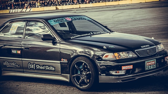 通过与球队 通过与球队